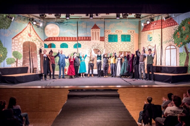 0e6d215b-28b8-4d83-9a8d-d94f20518c1d